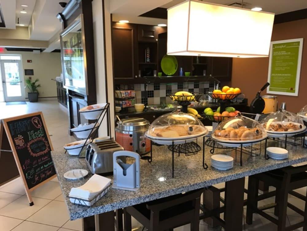 Hilton Garden Inn Hampton Coliseum Central Εξωτερικό φωτογραφία
